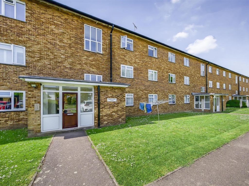2 bed flat for sale in Shirley Road, Abbots Langley WD5, £310,000 Zoopla
