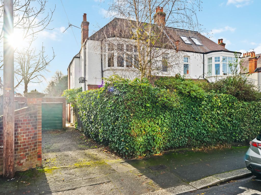 4 bed semidetached house for sale in Melbury Gardens, London SW20 Zoopla