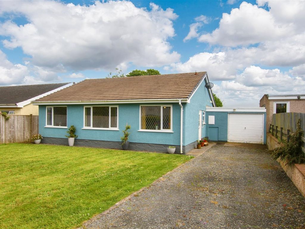 3 bed detached bungalow for sale in Caerwedros, Llandysul SA44, £