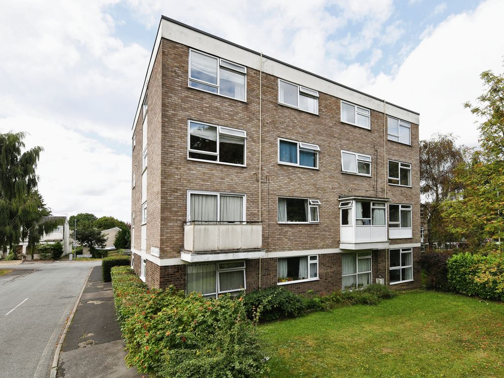 2 bed flat for sale in Canterbury Way, Great Warley, Brentwood, Essex