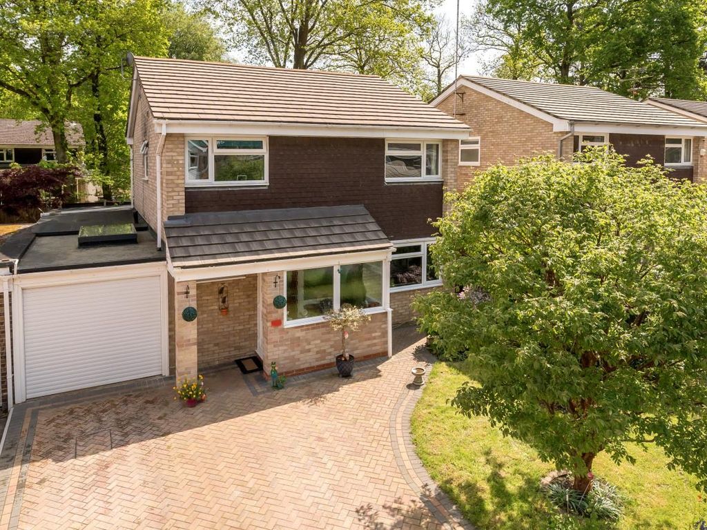 4 bed linkdetached house for sale in Wensleydale Drive, Camberley GU15 Zoopla