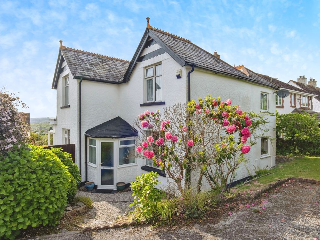 3 bed detached house for sale in Barbican Road, Looe, Cornwall PL13, £