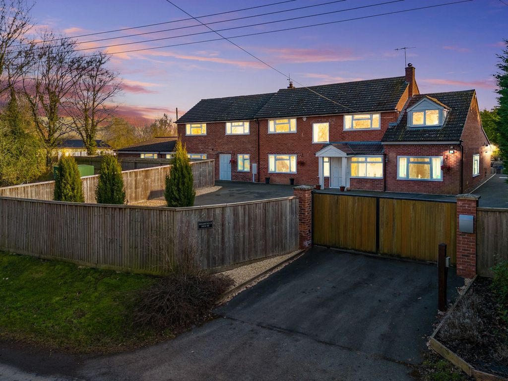 7 bed detached house for sale in Old Turnpike Road, Crowle