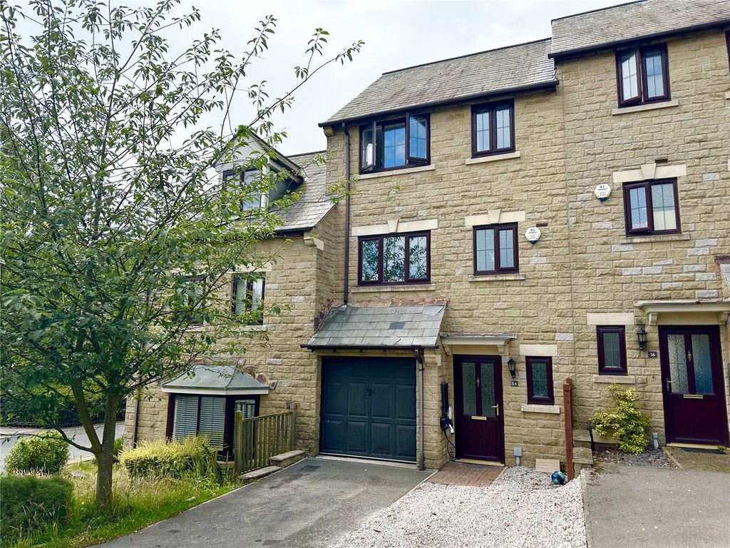 4 bed detached house to rent in Manor House, Flockton, Wakefield, West