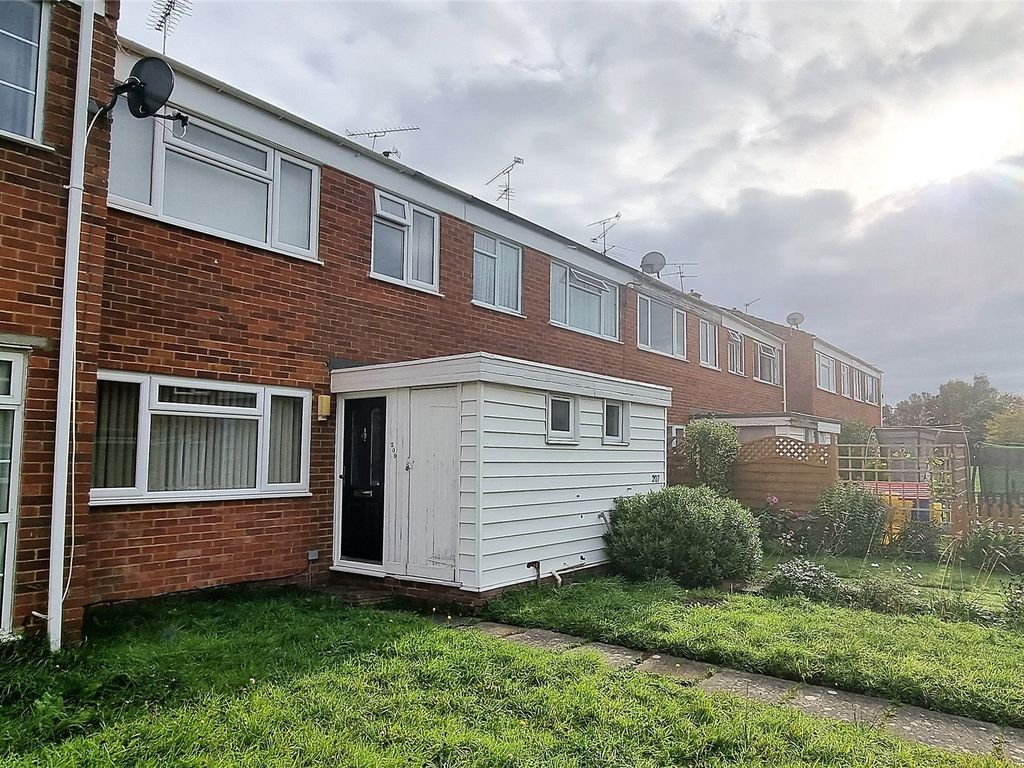 3 bed terraced house for sale in Pinewood Park, Farnborough GU14 Zoopla