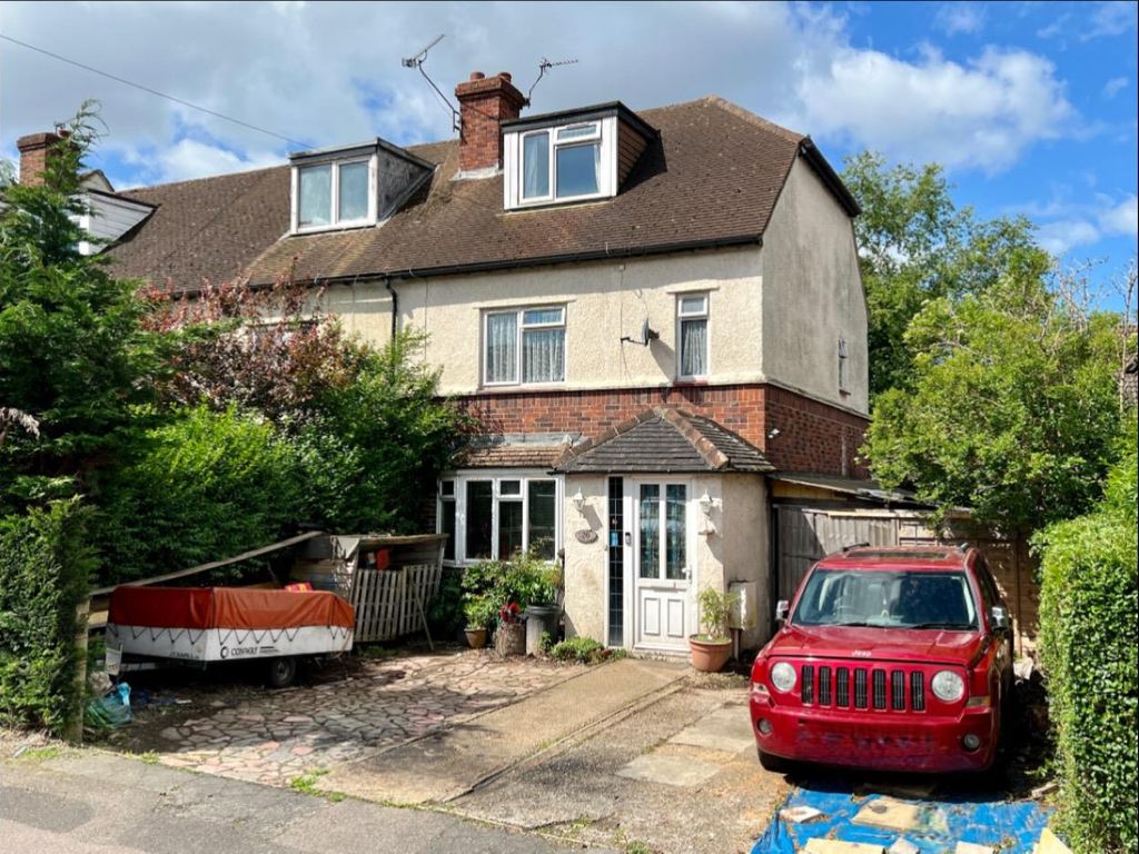 4 bed end terrace house for sale in Quarry Road, Maidstone ME15, £