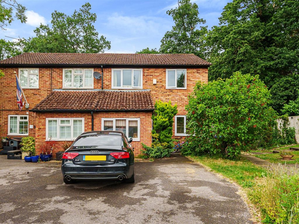 3 bed semidetached house for sale in Priors Way, Maidenhead SL6 Zoopla