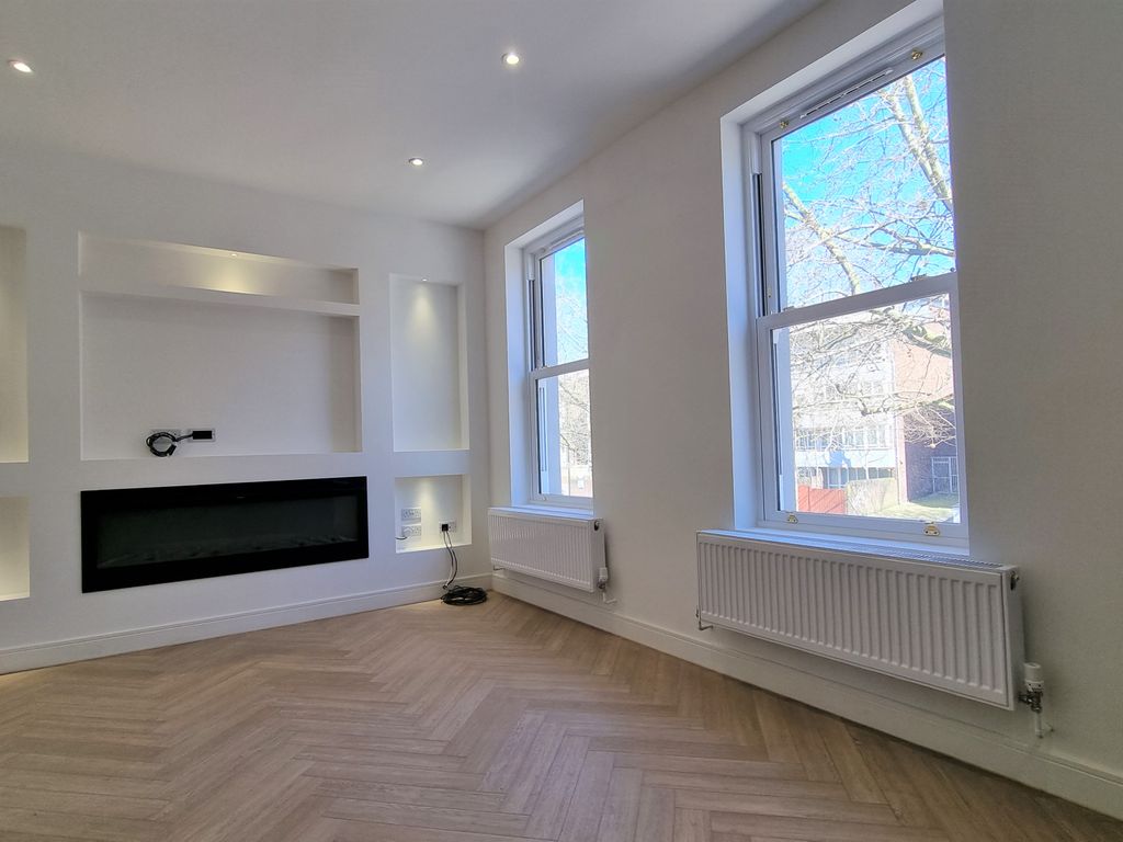 2 bed flat to rent in Streatham High Road, London SW16 Zoopla