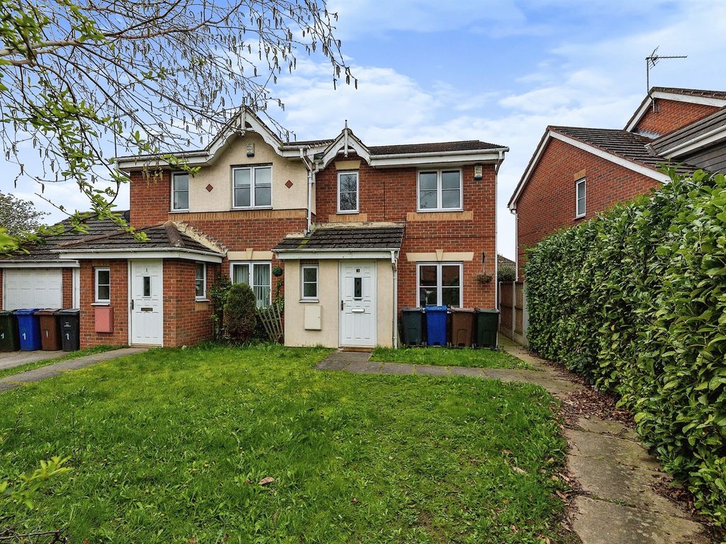 3 bed property to rent in Millmoor Road, Wombwell, Barnsley S73, £800