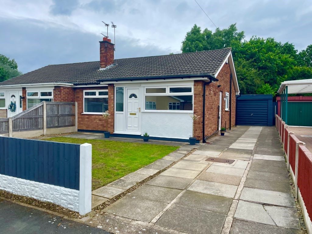 2 bed semidetached bungalow for sale in Oakwood Drive, Armthorpe