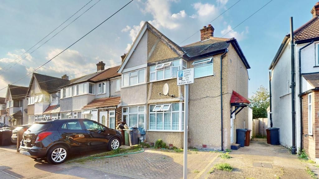 3 bed end terrace house for sale in School Road, Dagenham, Essex RM10
