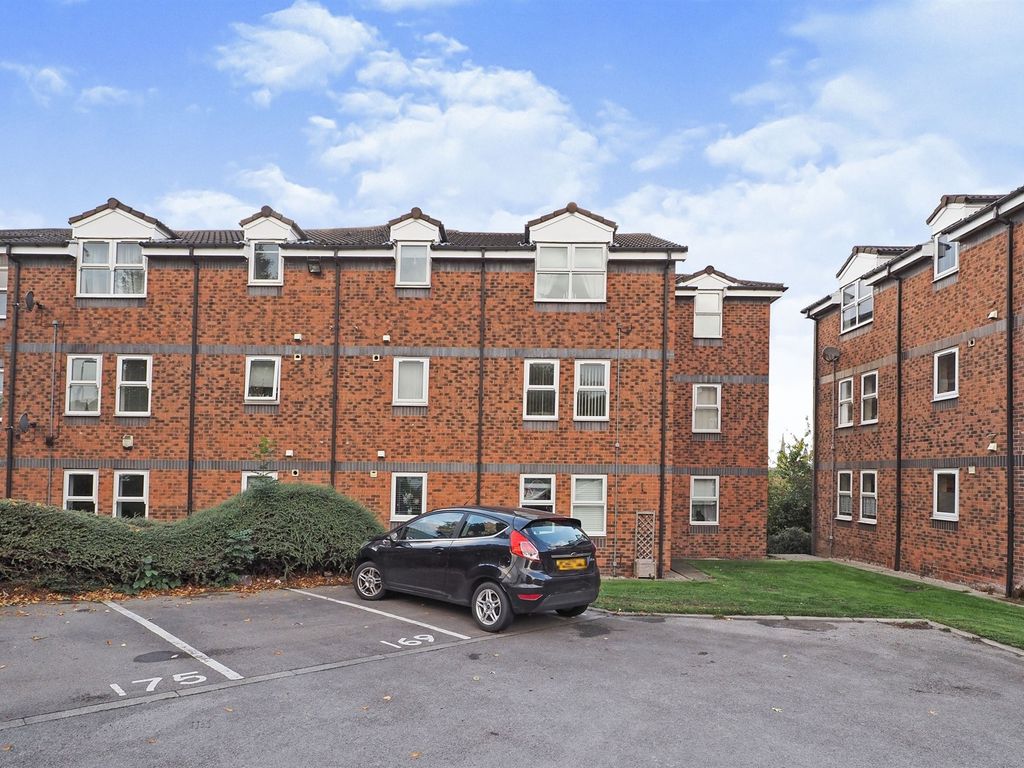 2 bed flat for sale in Howden Way, Eastmoor, Wakefield WF1, £90,000