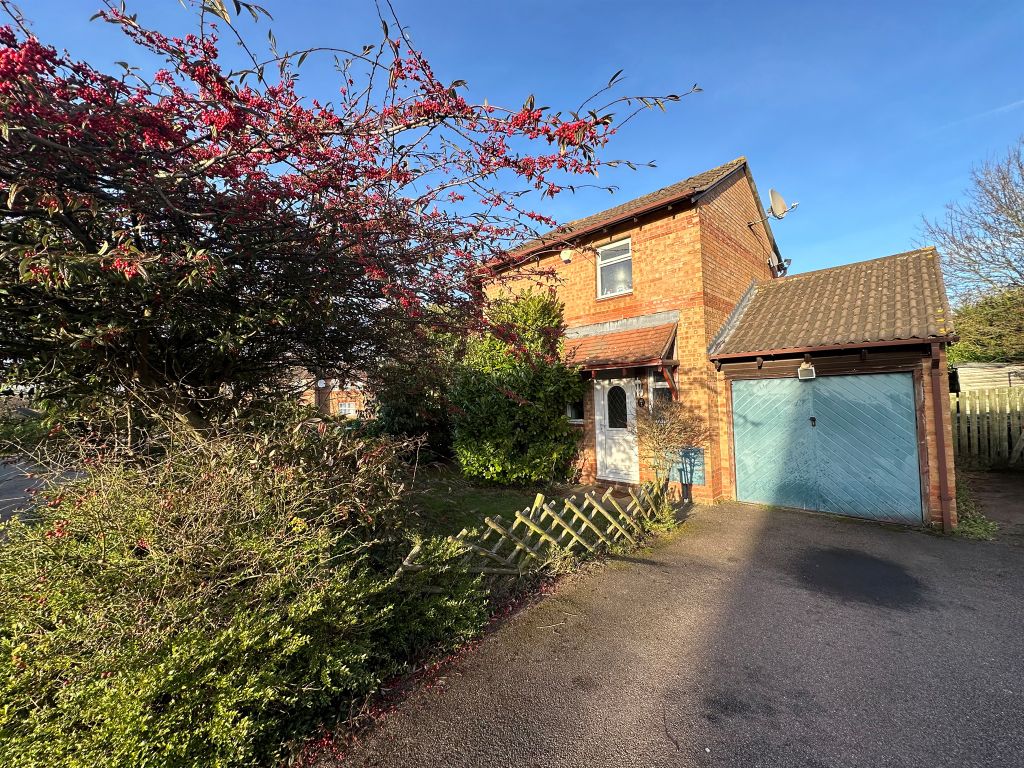 3 bed semidetached house for sale in Wynyard Court, Oldbrook, Milton