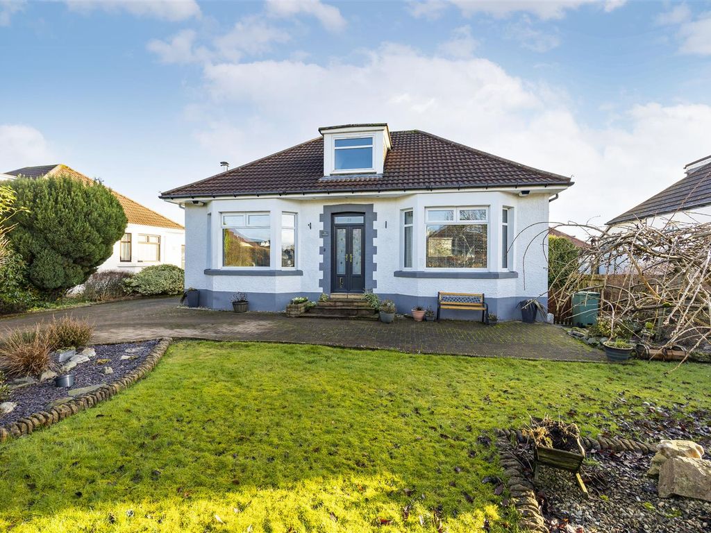 4 bed detached bungalow for sale in Kirkintilloch Road, Lenzie