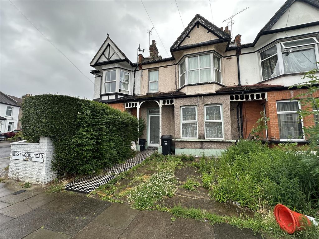 2 bed flat for sale in Westwood Road, Seven Kings, Ilford IG3, £280,000 Zoopla