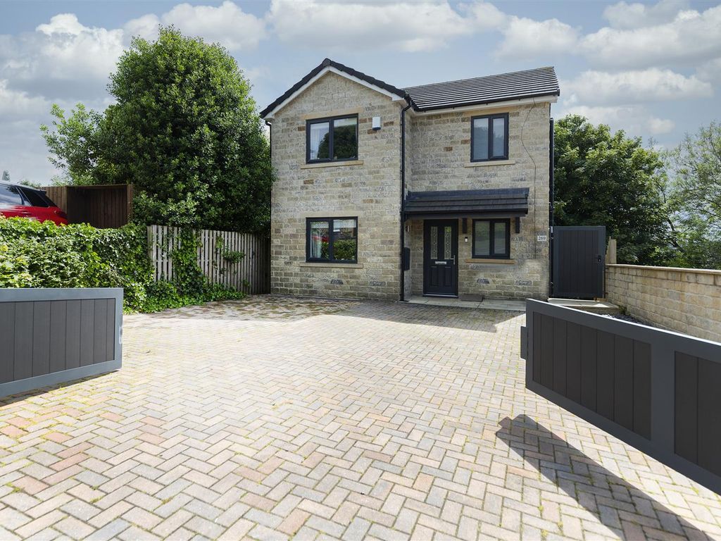 3 bed detached house for sale in Longwood Road, Longwood, Huddersfield