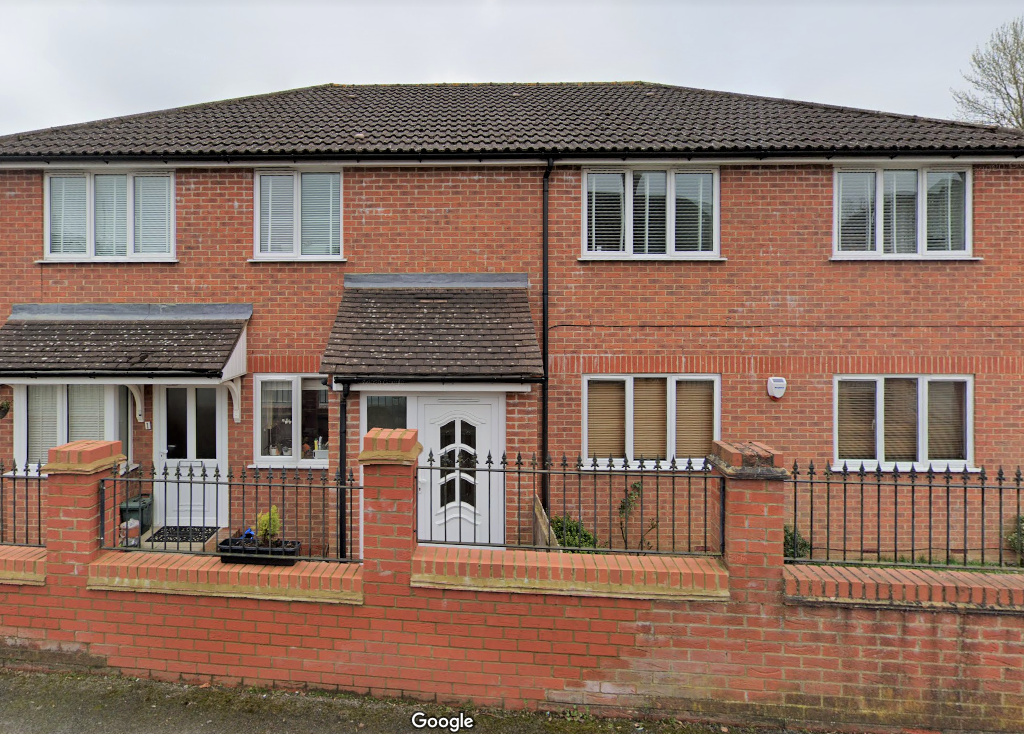 1 bed flat to rent in Somerford Close, Eastcote, Pinner HA5, £1,425 pcm