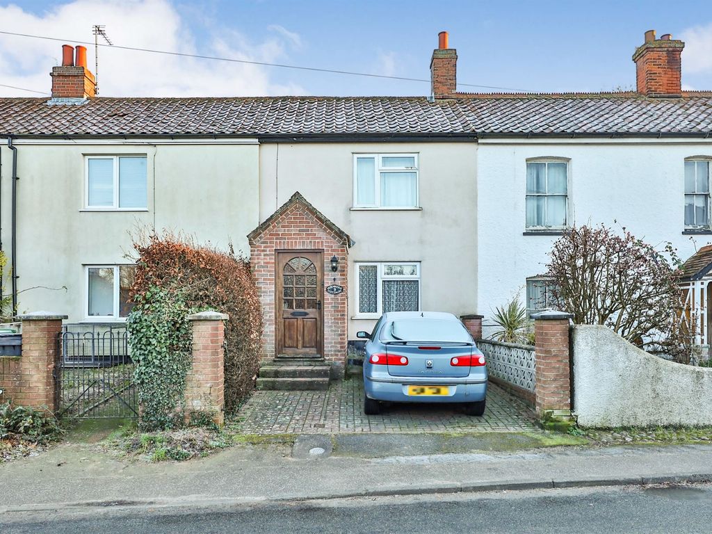 2 bed terraced house for sale in Station Road, Yaxham, Dereham NR19