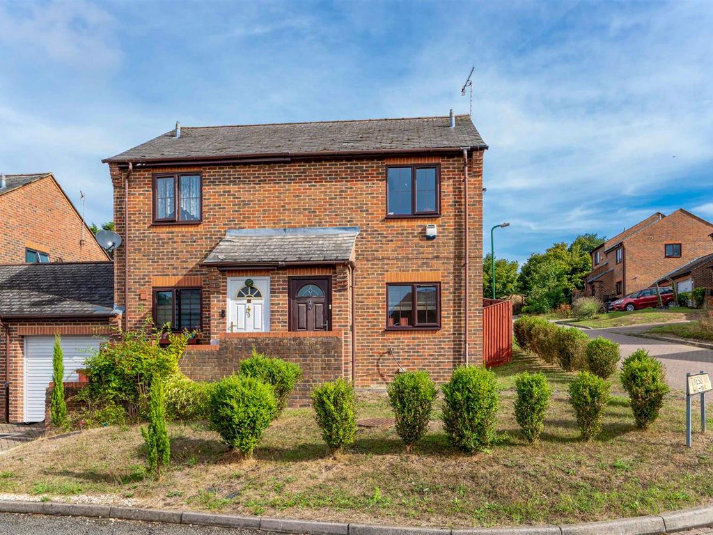 2 bed semidetached house for sale in Wootton Drive, Wooburn Green