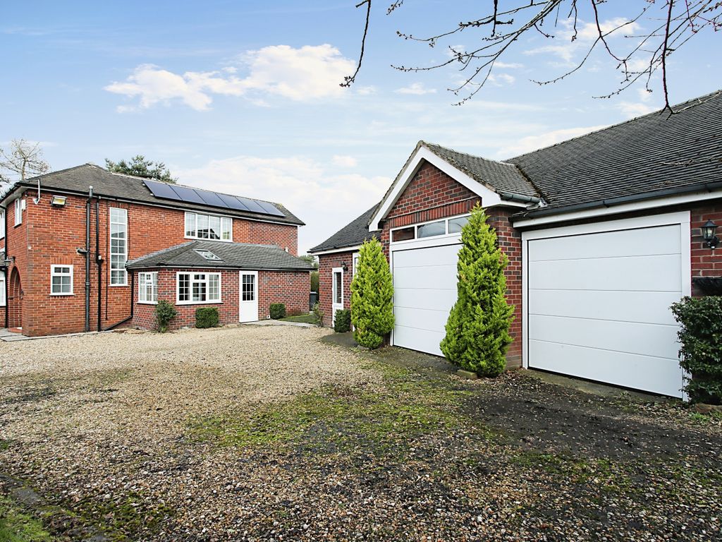 4 bed detached house for sale in Manor Road, Sandbach Heath, Sandbach