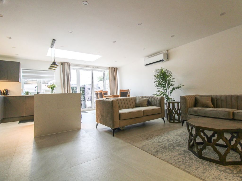 5 bed end terrace house for sale in Upper Shirley Road, Croydon CR0, £