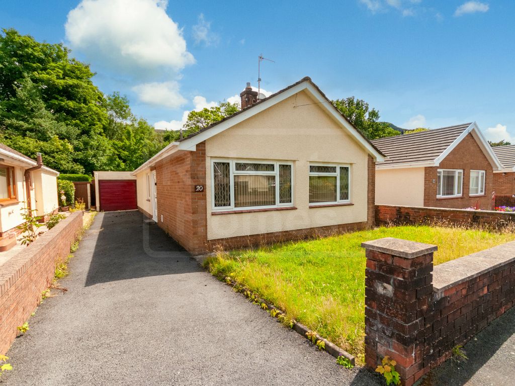 3 bed detached bungalow for sale in Glantawe Park, Ystradgynlais