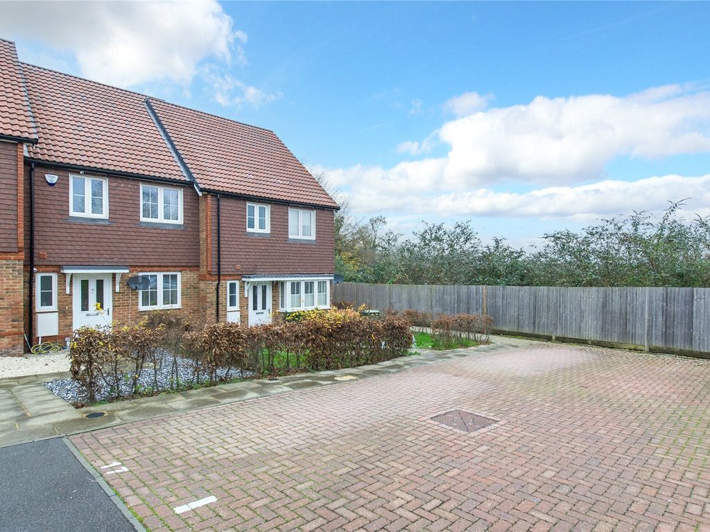 3 bed terraced house for sale in Farleigh Heights, Tovil, Maidstone