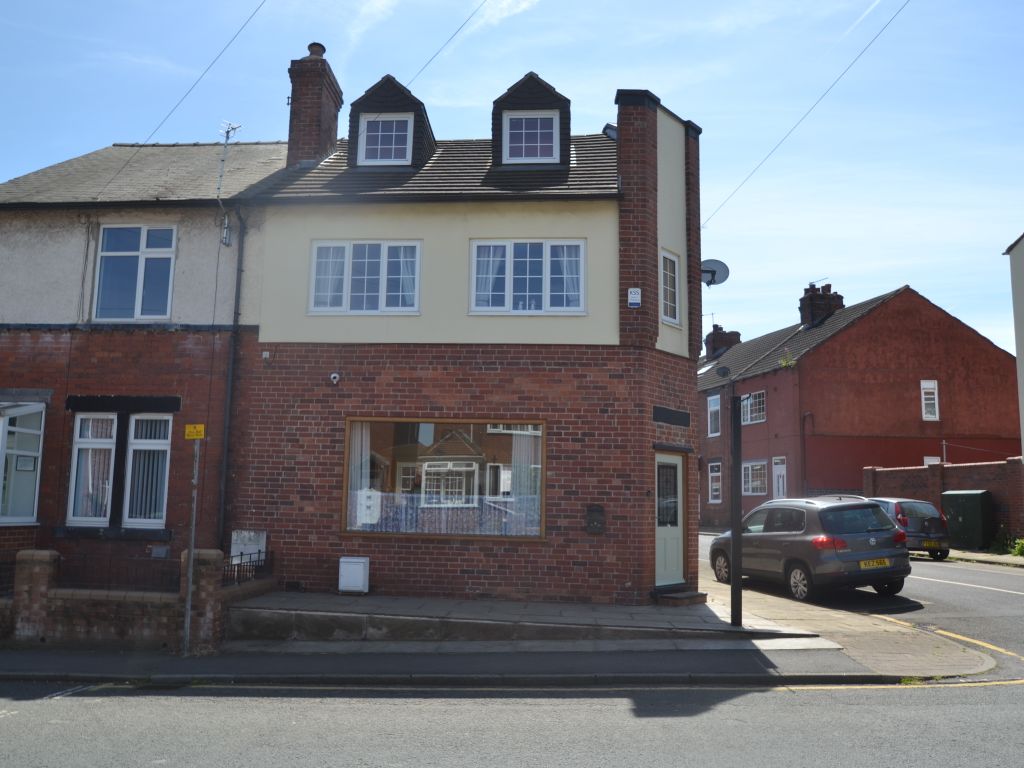 2 bed end terrace house for sale in Westfield Lane, South Elmsall