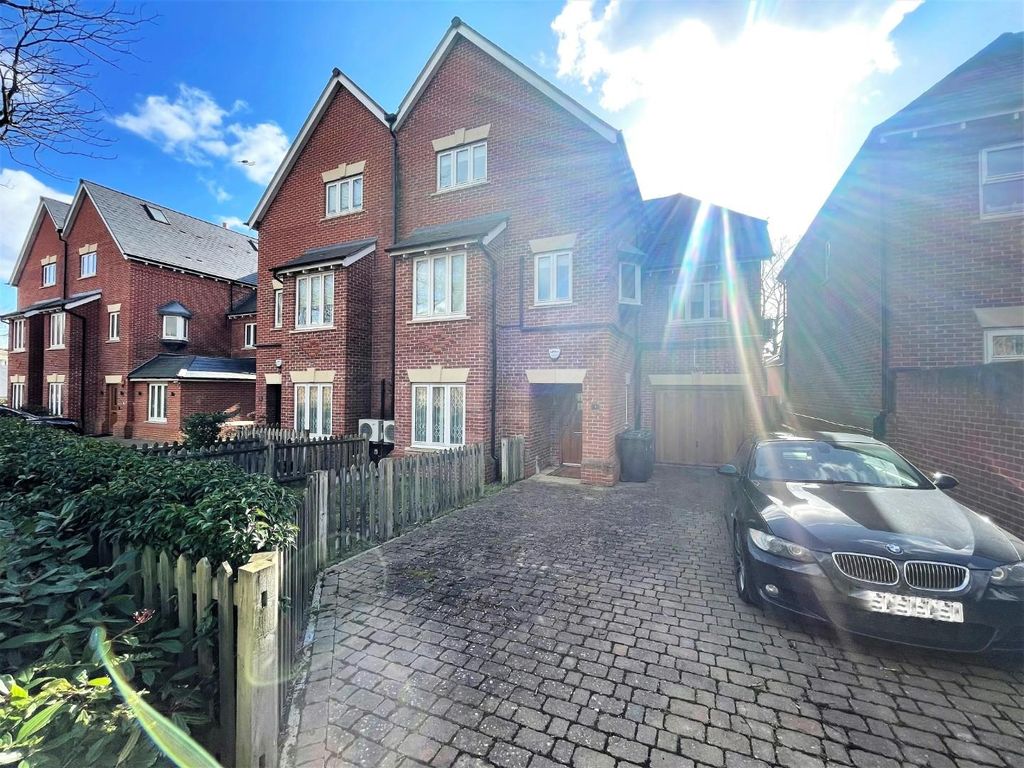 5 bed semidetached house to rent in Albuhera Mews, Mill Hill NW7 Zoopla
