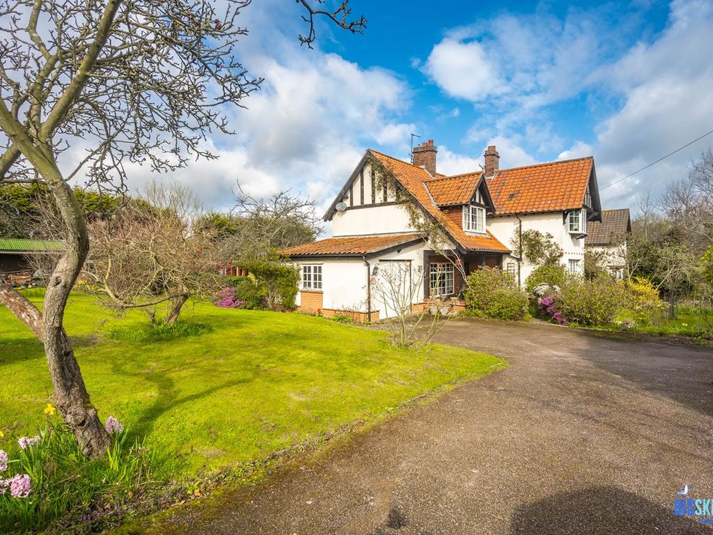 4 bed detached house for sale in Home Close, West Runton, Cromer NR27