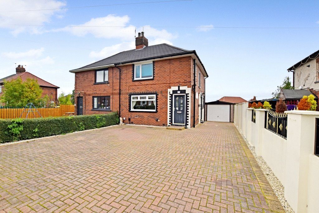 3 bed semidetached house for sale in Clough Street, Morley, Leeds