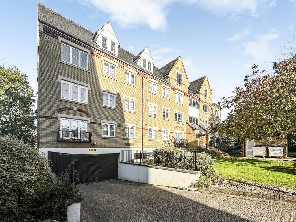 Anglian Close, Watford WD24  