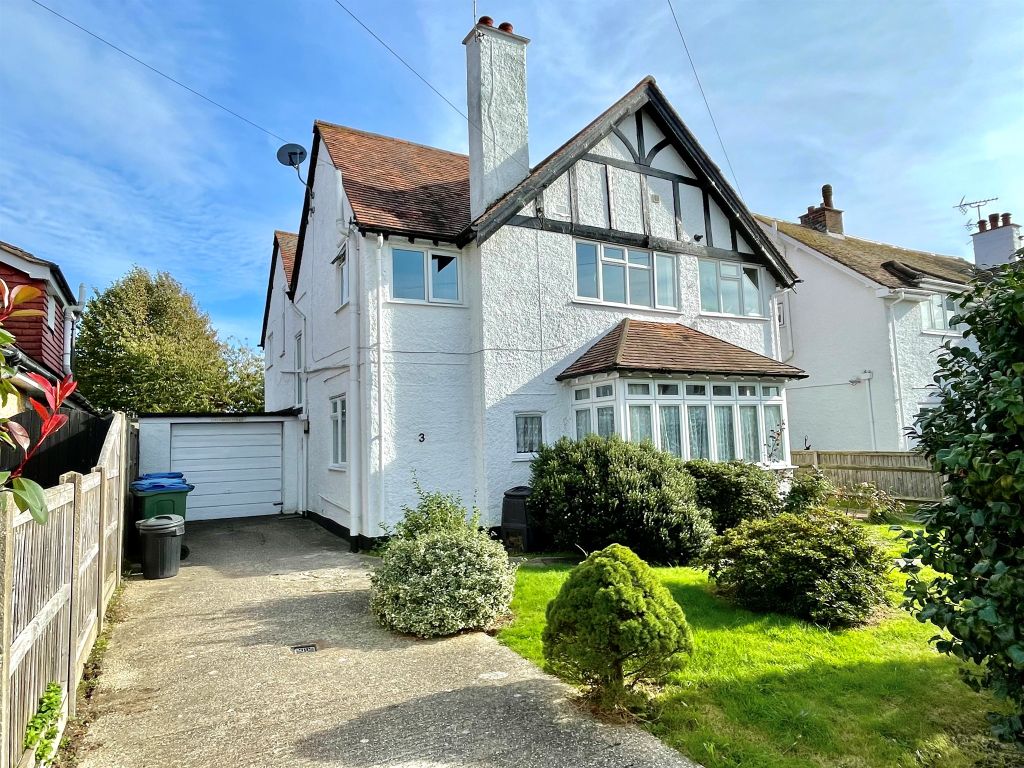 1 bed flat for sale in Devonshire Road, Bognor Regis PO21, £180,000