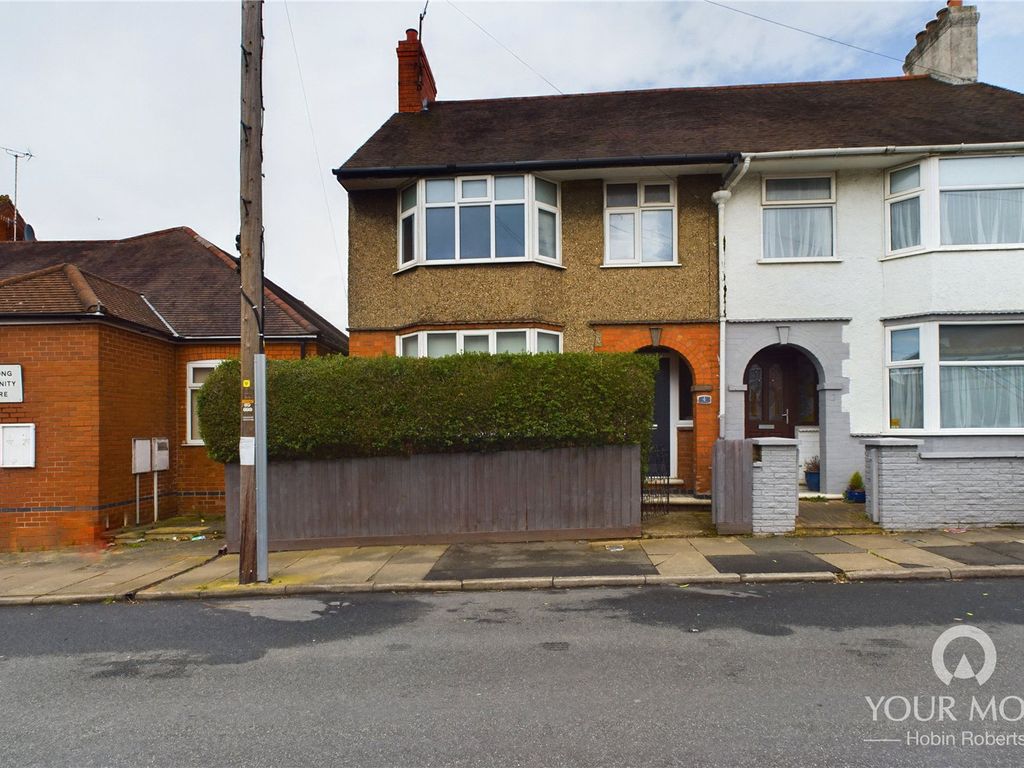 3 bed semidetached house for sale in Norfolk Terrace, Semilong