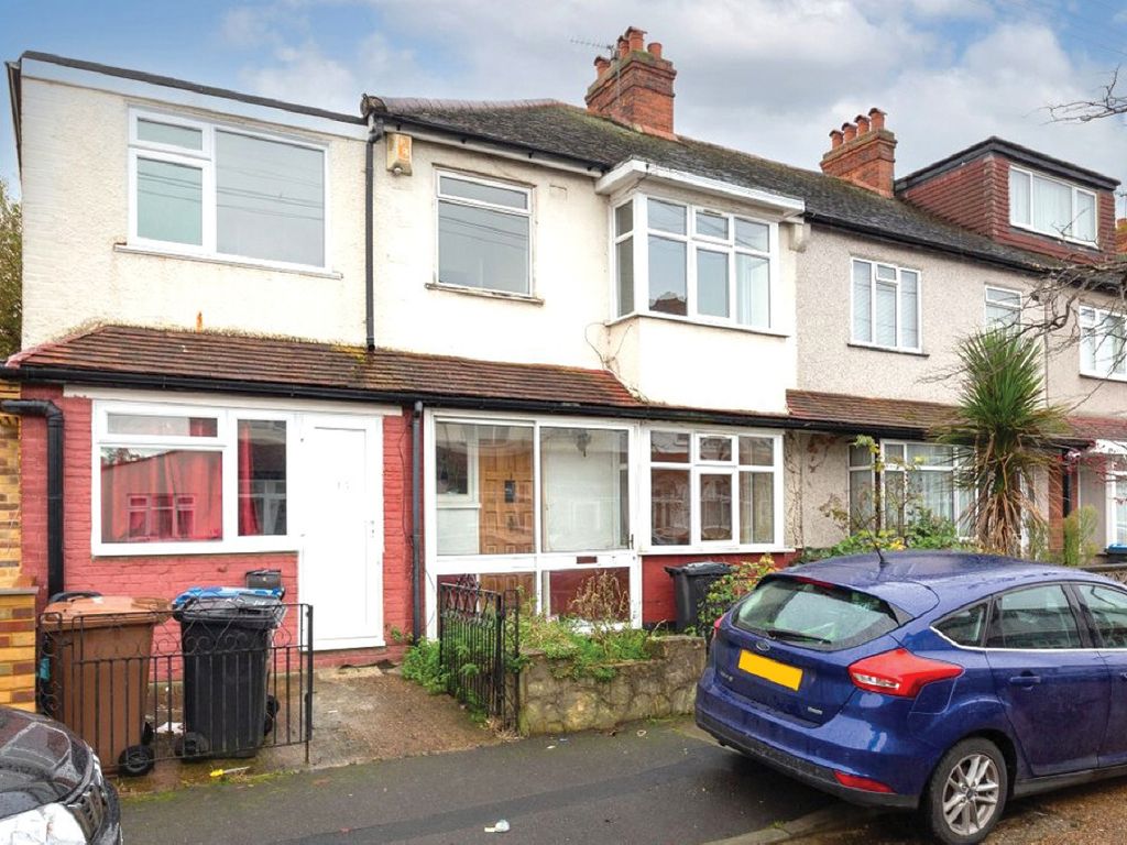 3 bed terraced house for sale in Robinhood Close, Mitcham CR4, £250,000