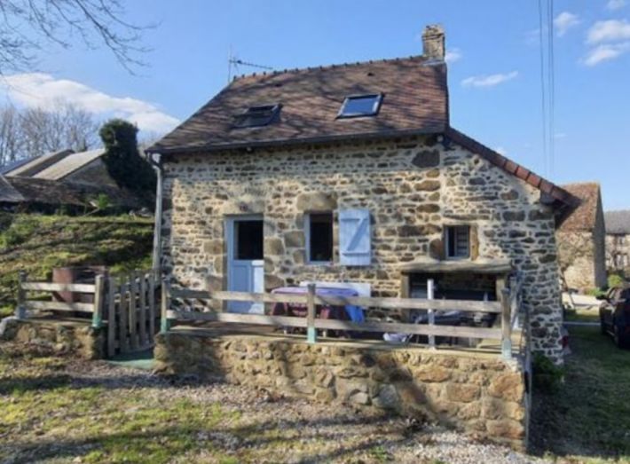 3 bed cottage for sale in SaintLeonardDesBois, Pays De La Loire