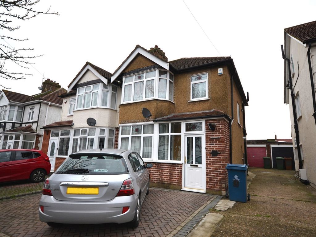 3 bed semidetached house to rent in Warham Road, Harrow Weald HA3, £