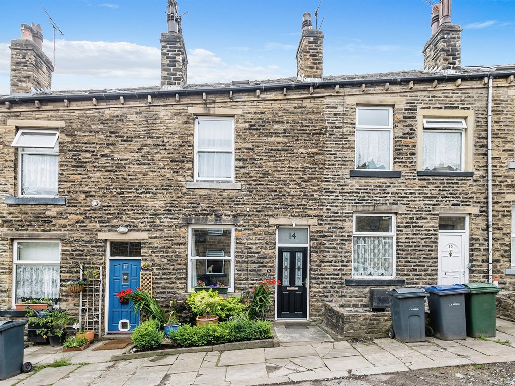 3 bed terraced house for sale in Harold Street, Bingley BD16, £175,000