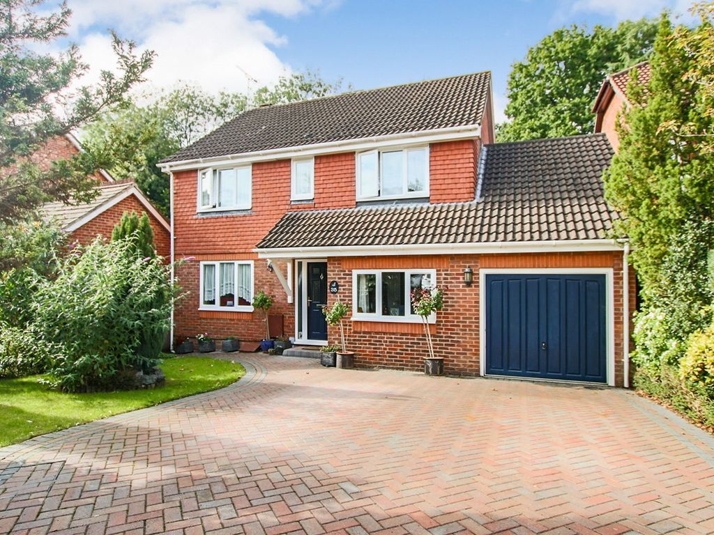 4 bed detached house for sale in Mindelheim Avenue, East Grinstead RH19