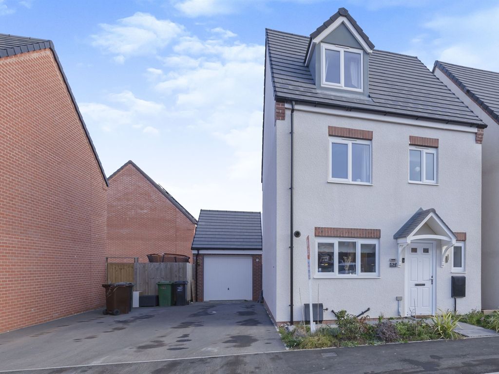 4 bed detached house for sale in Woodpecker Way, Shepshed, Loughborough