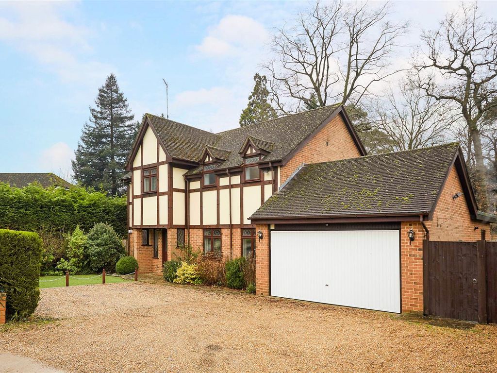 4 bed detached house for sale in Holmes Close, Ascot SL5 Zoopla