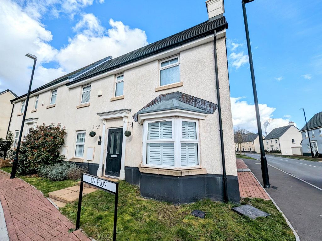 3 bed semidetached house to rent in Lon Fion, Pontrhydyrun, Cwmbran