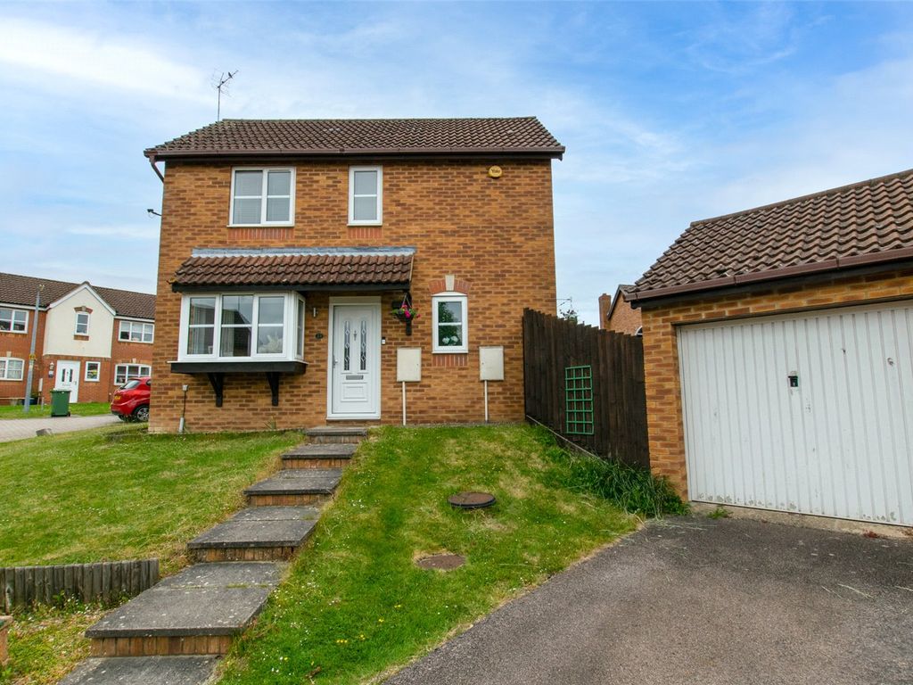 2 bed semidetached house for sale in Graphic Close, Dunstable