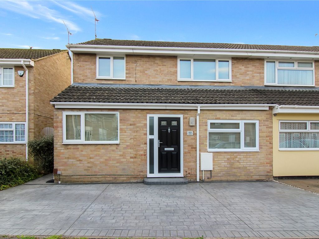 3 bed semidetached house for sale in Overbrook, Eldene, Swindon