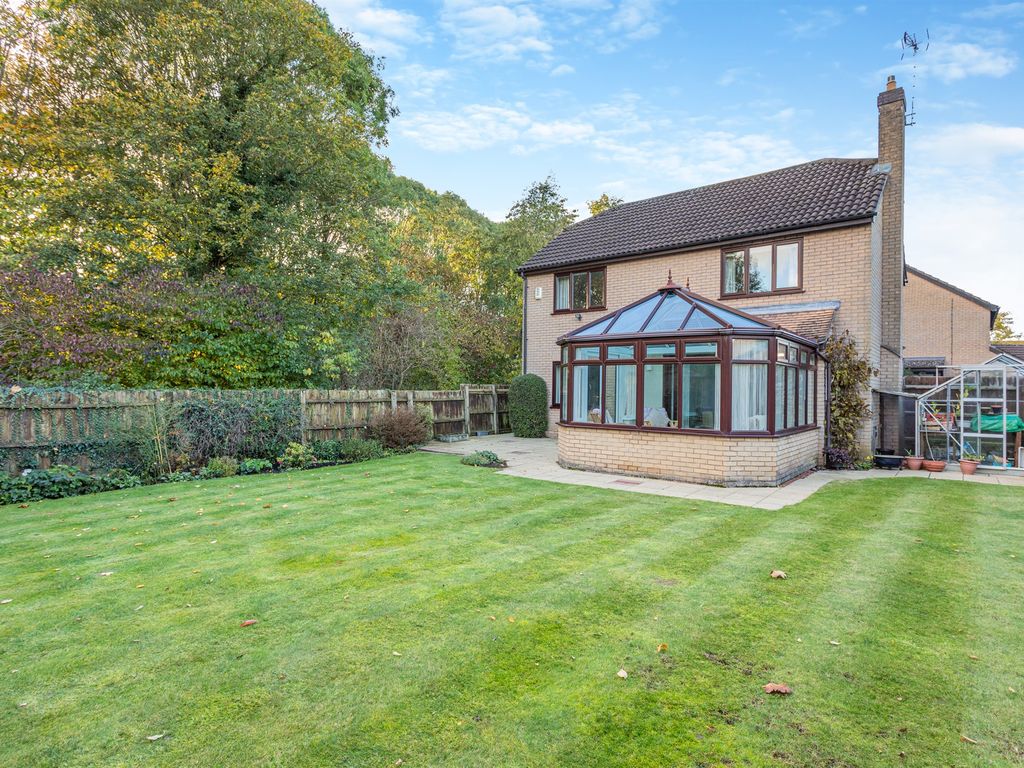 4 bed detached house for sale in Haywardsfield, Longthorpe, Peterborough PE3, £480,000 Zoopla