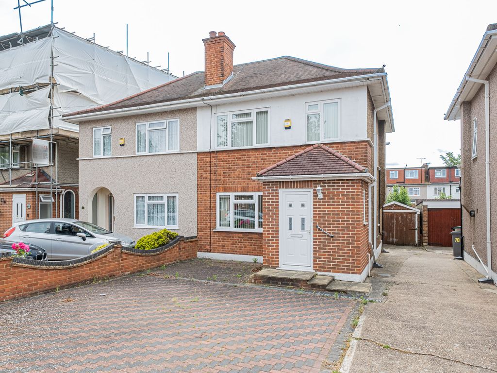 3 bed semidetached house for sale in Dale Drive, Hayes UB4 Zoopla
