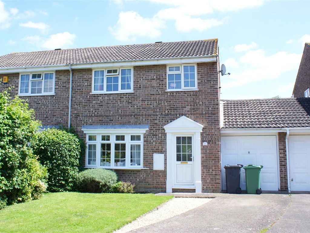 3 bed detached house to rent in Bullfinch Road, Abbeydale, Gloucester