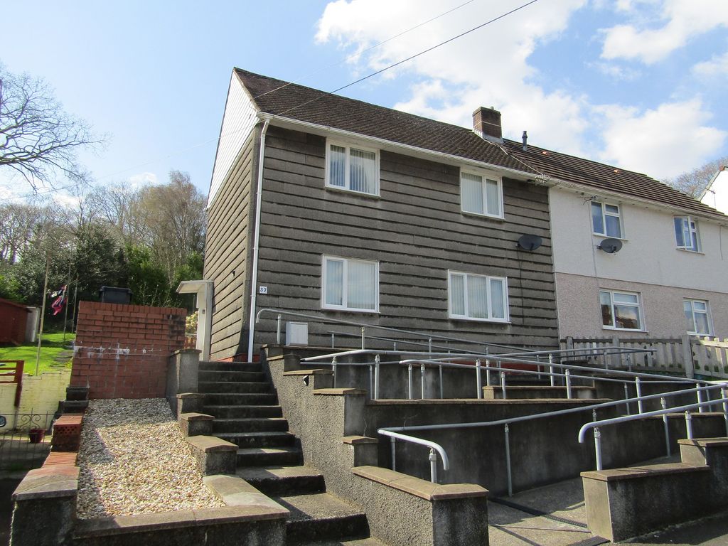 3 bed semidetached house for sale in Tanydarren, Cilmaengwyn