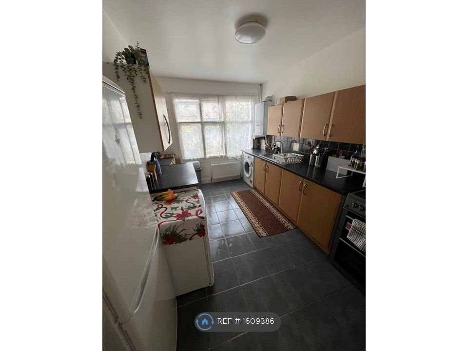 3 bed semidetached house to rent in Cumberland Road, London E13 Zoopla