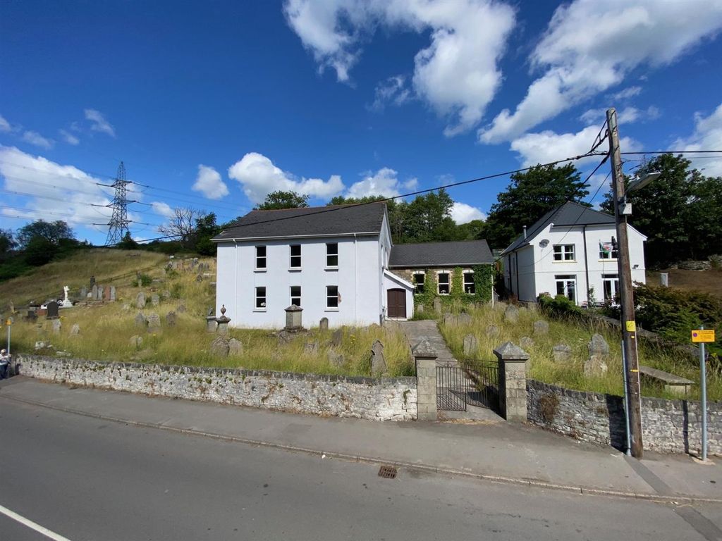 Town house for sale in Pontneathvaughan Road, Glynneath, Neath SA11, £